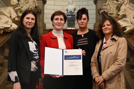 Slika_1-Podelitev_listine